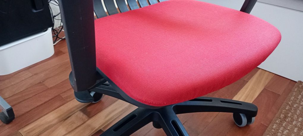 Cadeira escritório tecido vermelho