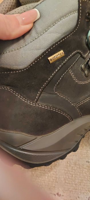 Продаю зимние ботинки 40 размер