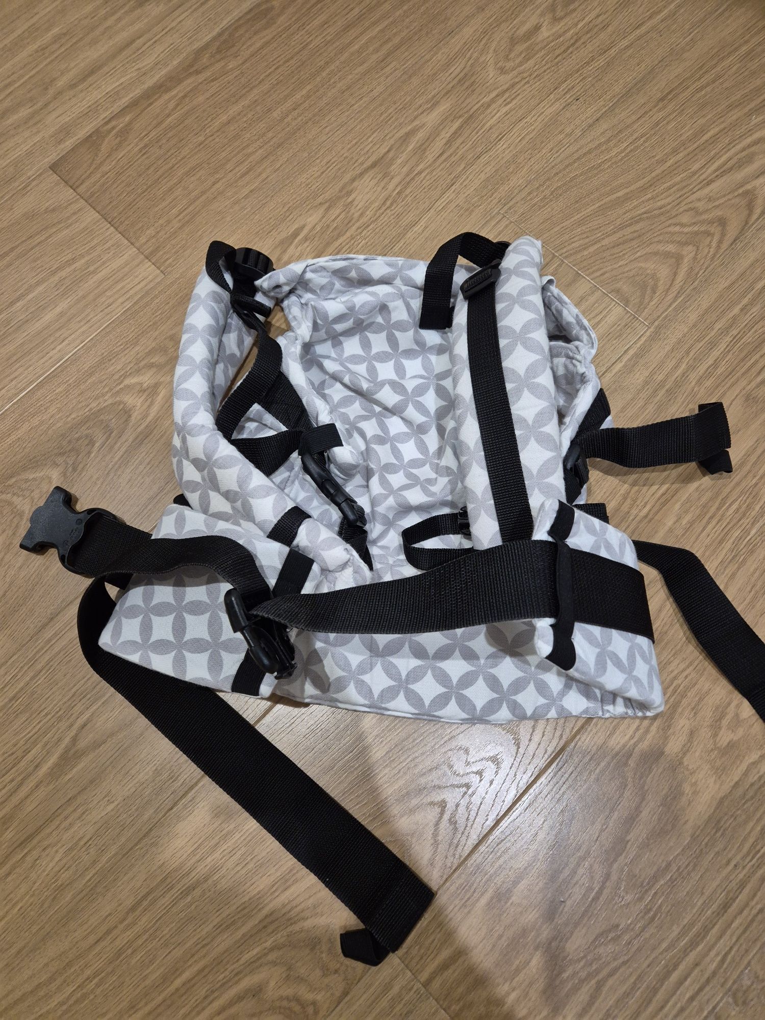 WOMAR nosidło ergonomiczne ZAFFIRO EMBRACE N24 + kapturek + wkładka