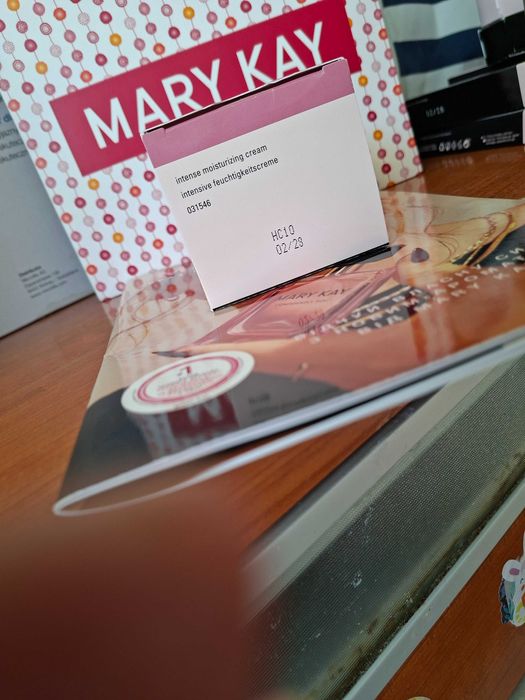 Krem nawilżający Mary Kay – gładka i promienna skóra