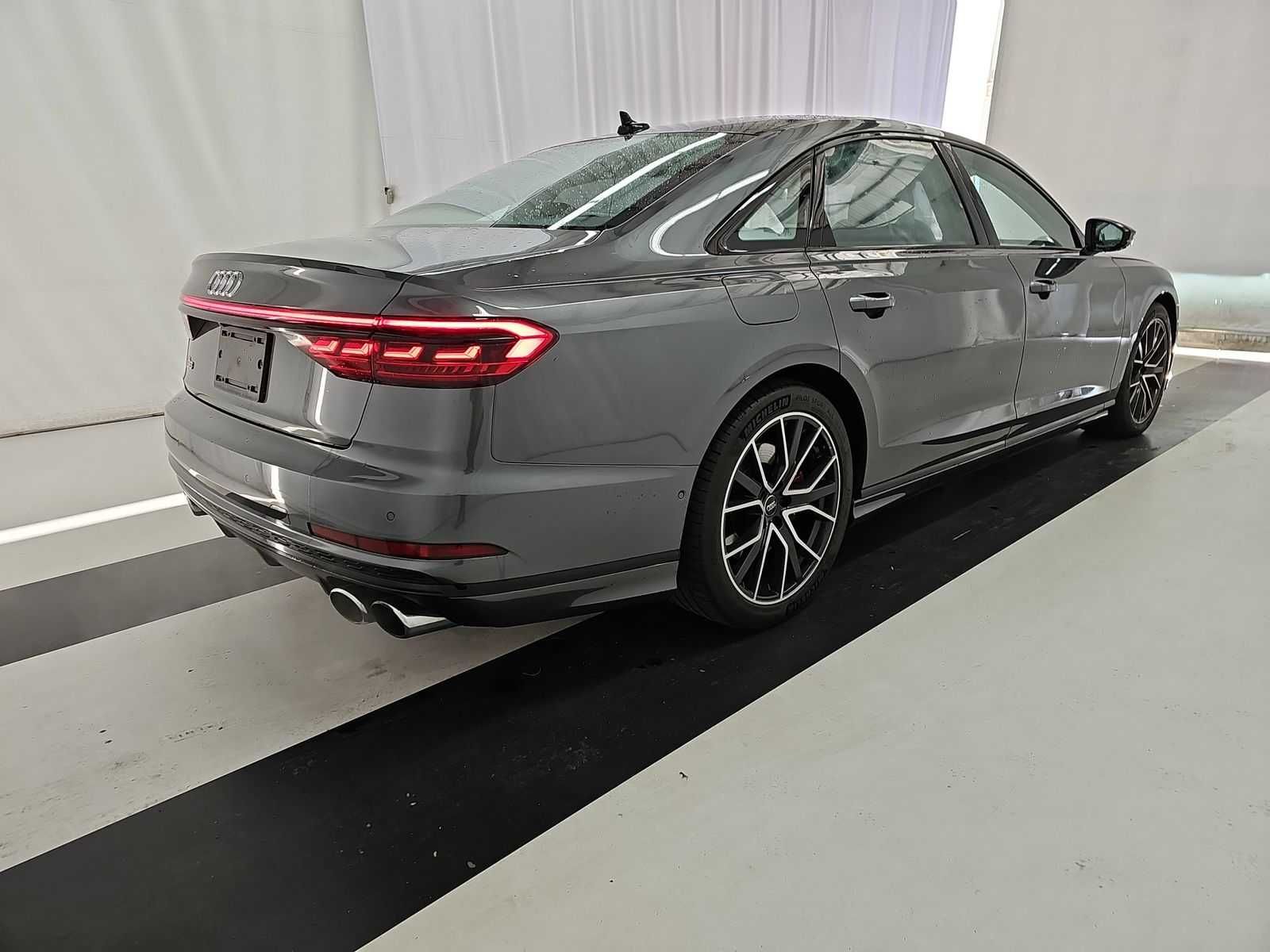 Продам Audi S8 2020 року випуску