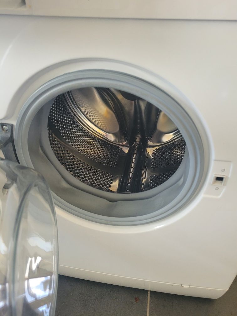 Sprzedam pralkę firmy Siemens IQ300 z możliwością dostawy