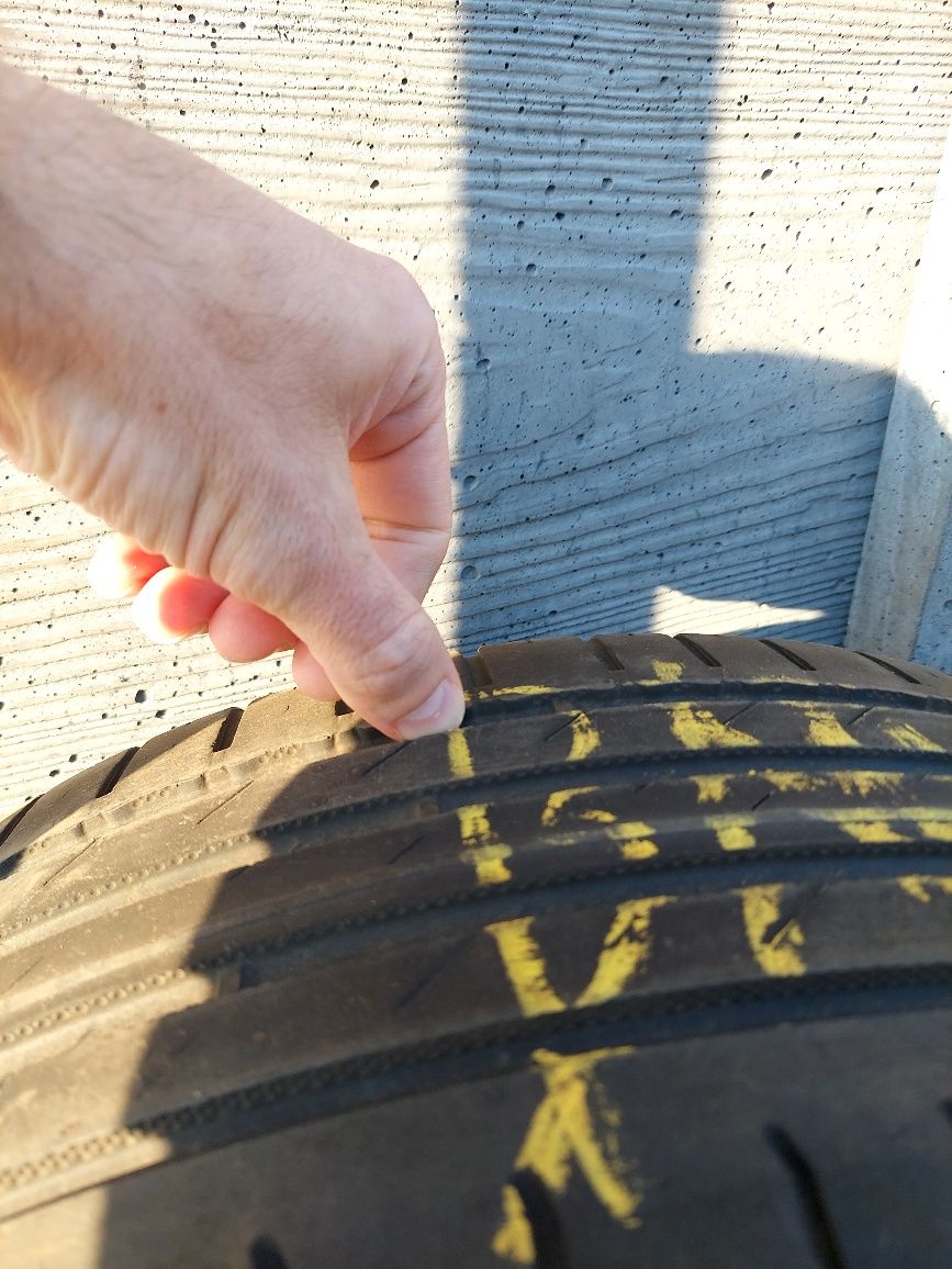 Sprzedam 2 opony letnie nokian 205/55 R16.