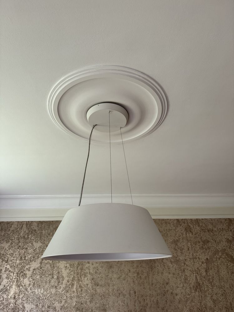 Dwie nowoczesnye lampy