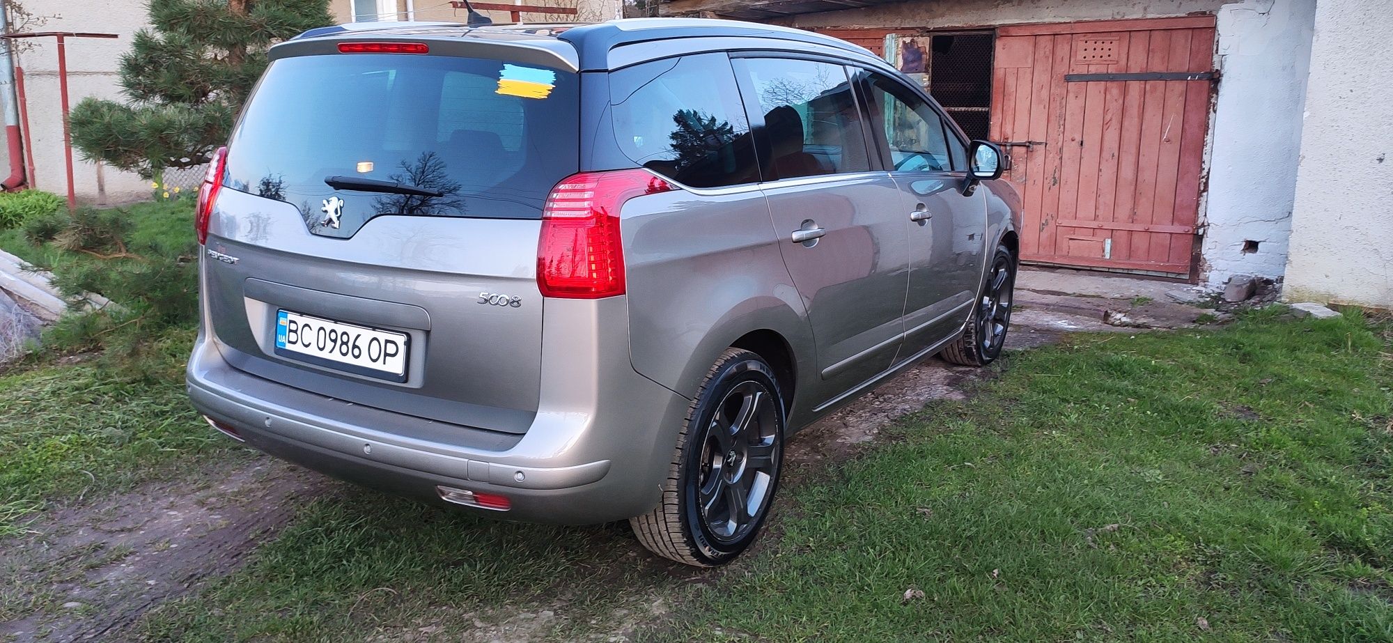 Продам Peugeot 5008