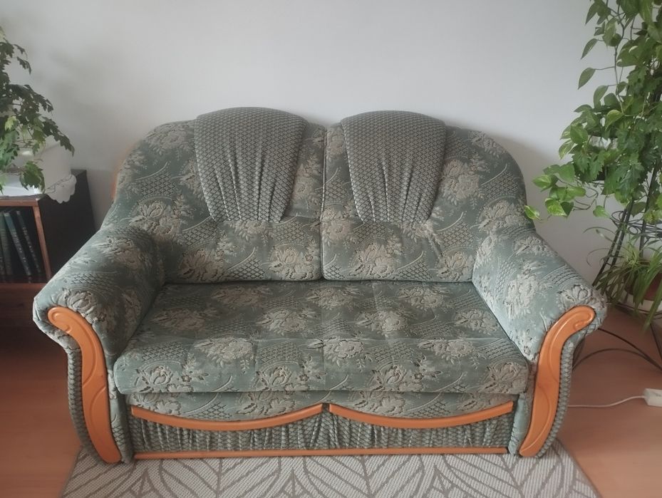 Sofa 2-osobowa rozkładana w bardzo dobrym