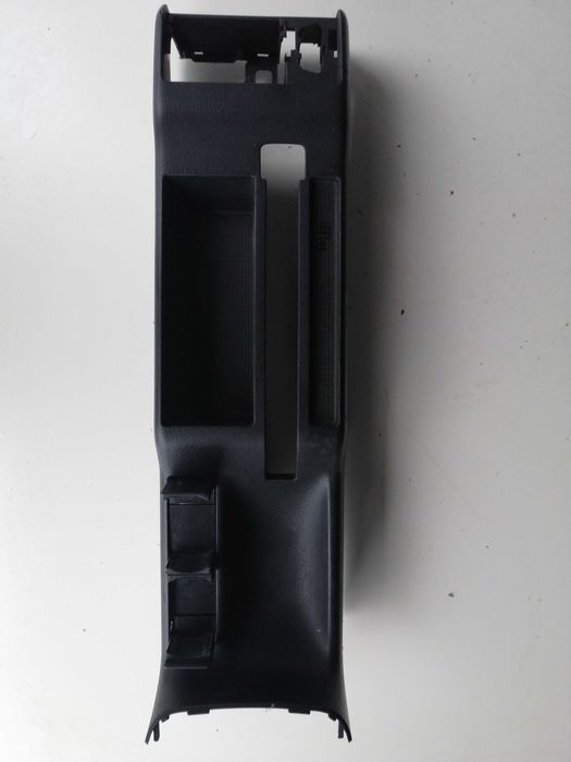 Tunel środkowy czarny AUDI A4 B5. STAN BDB