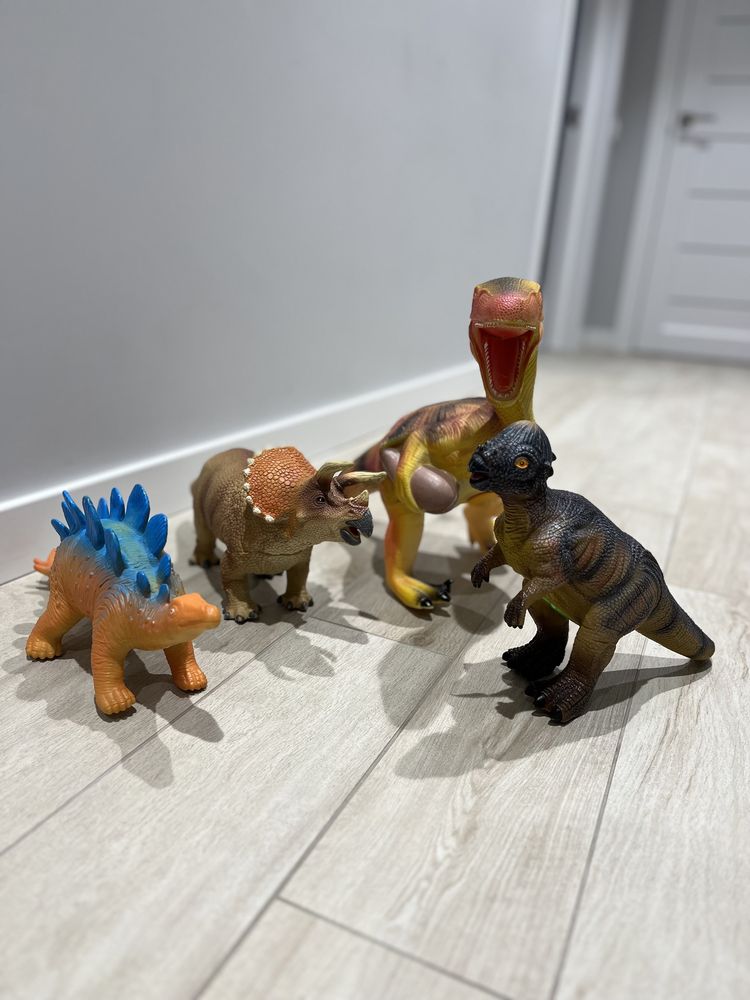 Большие динозавры резиновые / великі резинові динозаври