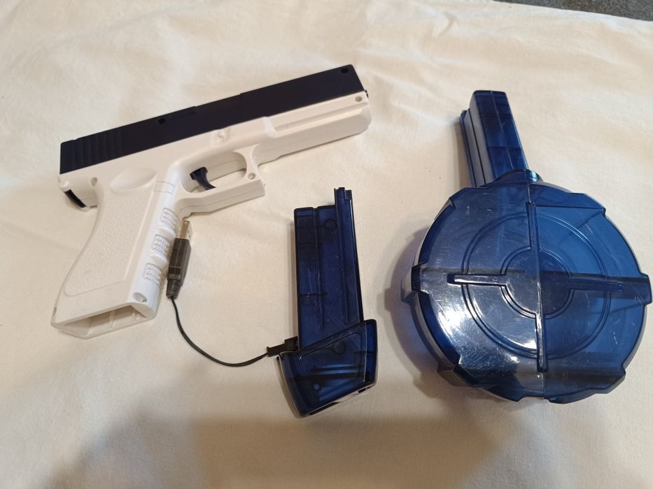 Электрический водяной пистолет.