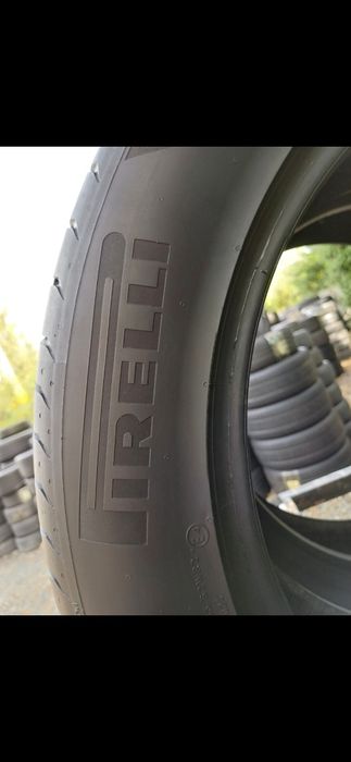 235/55/19 Sprzedam parę opon letnich Pirelli P Zero