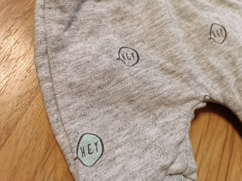 Mothercare 50 spodnie dresowe dla wcześniaka Tiny baby unisex