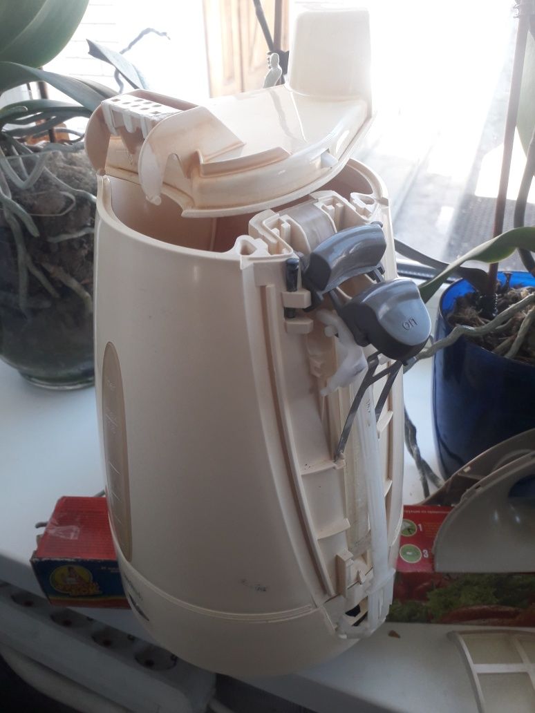 Чайник Braun VK-210 по запчастинам.