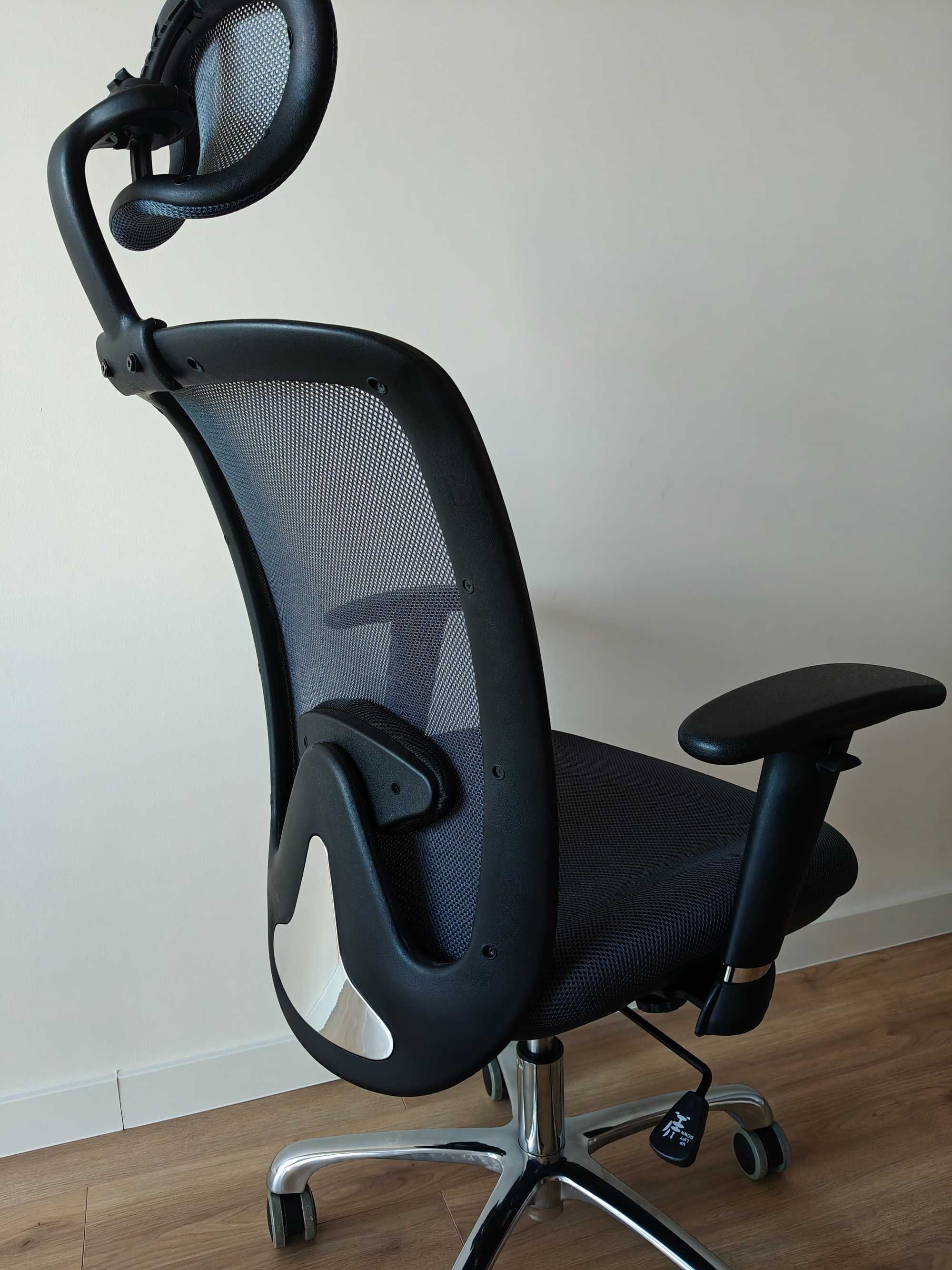 Fotel biurowy Expander Unique. Nowy, prawie nieużywany.