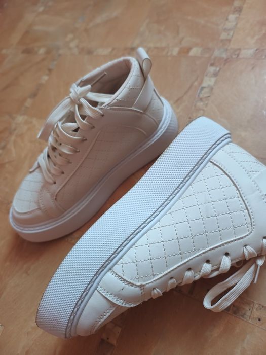 Взуття на осінь, Хайтопи високі кросівки 38р