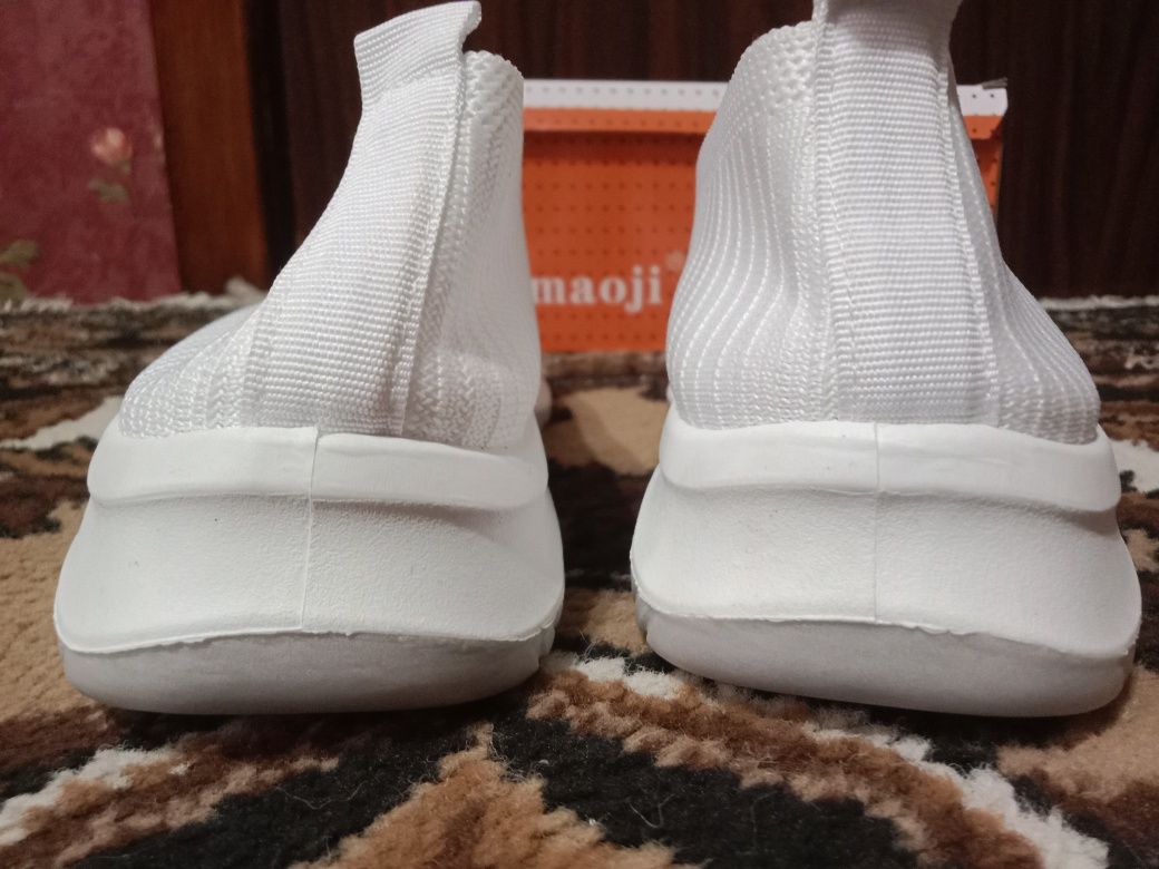 Продам жіночі макасини