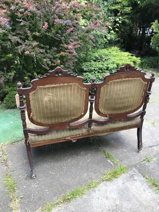 Срочно! Диванчик антикварный под реставрацию 1880-1900 гг.