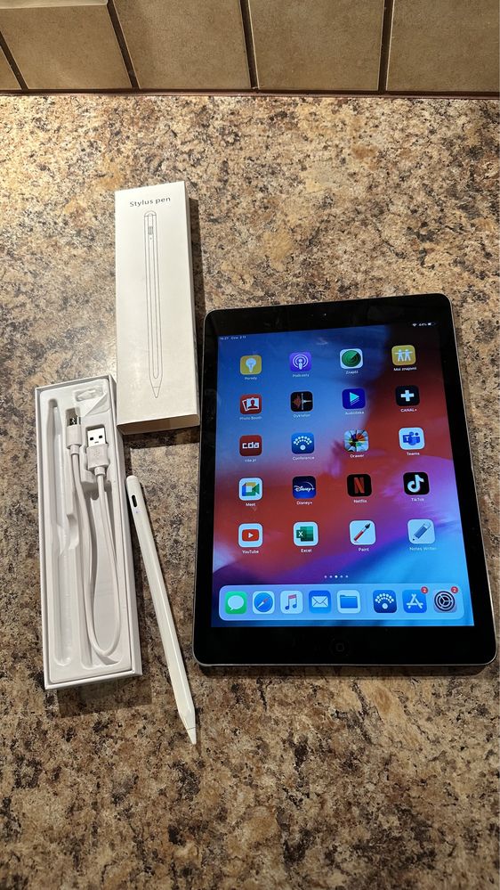 Tablet iPad Apple Air Retina - super stan!