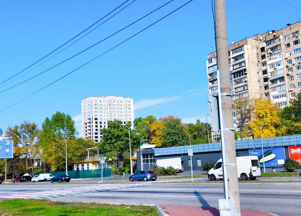 Фасадное, под магазин, офис, слева от АТБ. 1 линия.