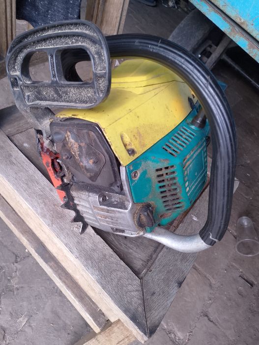 Продам бензопилу