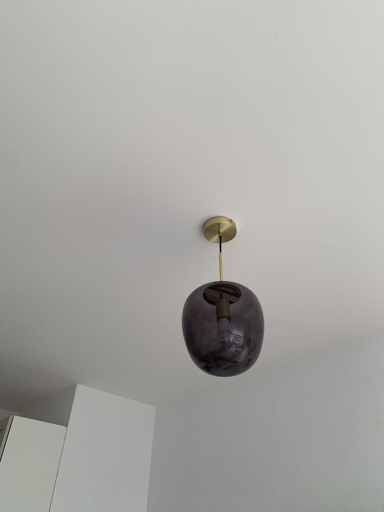 Lampa wisząca z czarnego szkła westwing