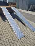 NAJAZDY ALUMINIOWE / Rampy / Nośność 1 - 44 T długość od 1m do 5m