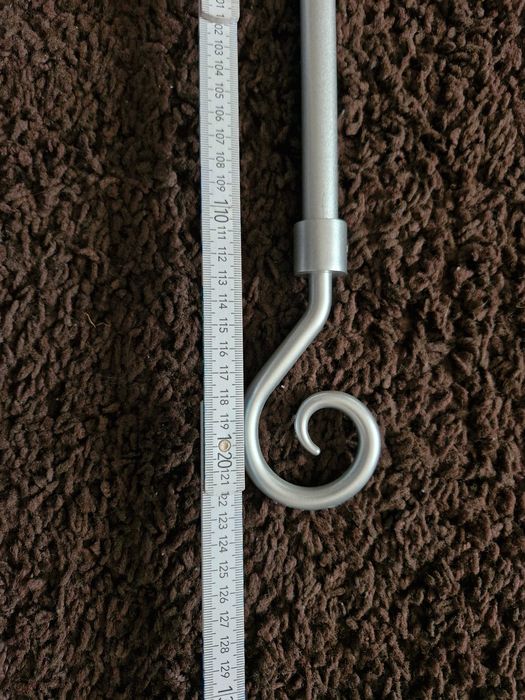 Metalowy karnisz do firan