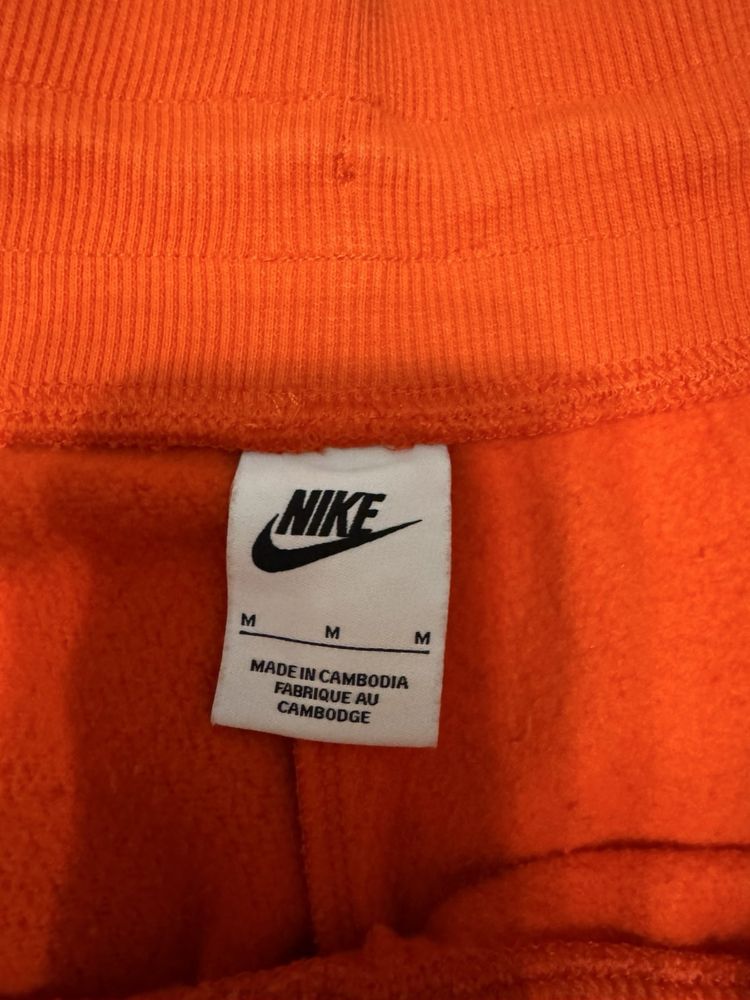 Жіночий спортивний костюм Nike