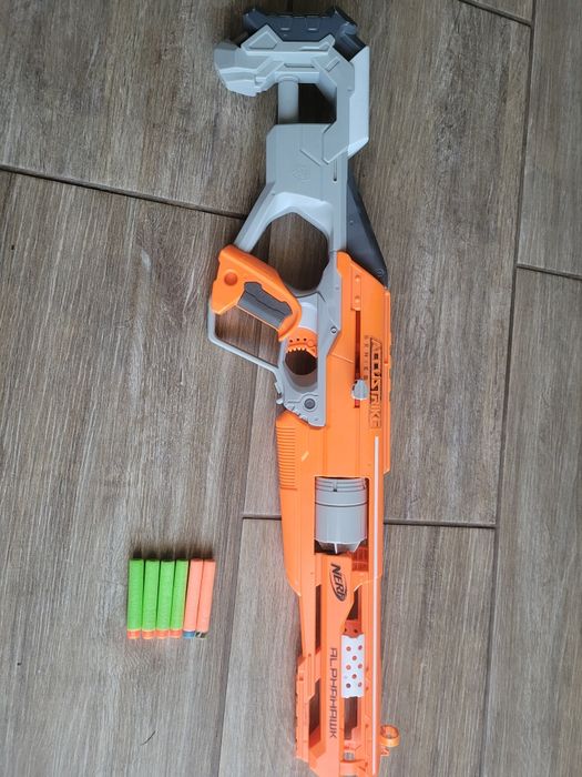 Sprzedam wyrzutnie Nerf N-Strike Elite Accustrike