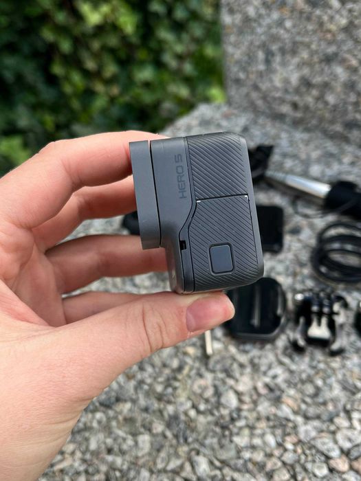 Екшн-камера GoPro Hero 5 в хорошому стані