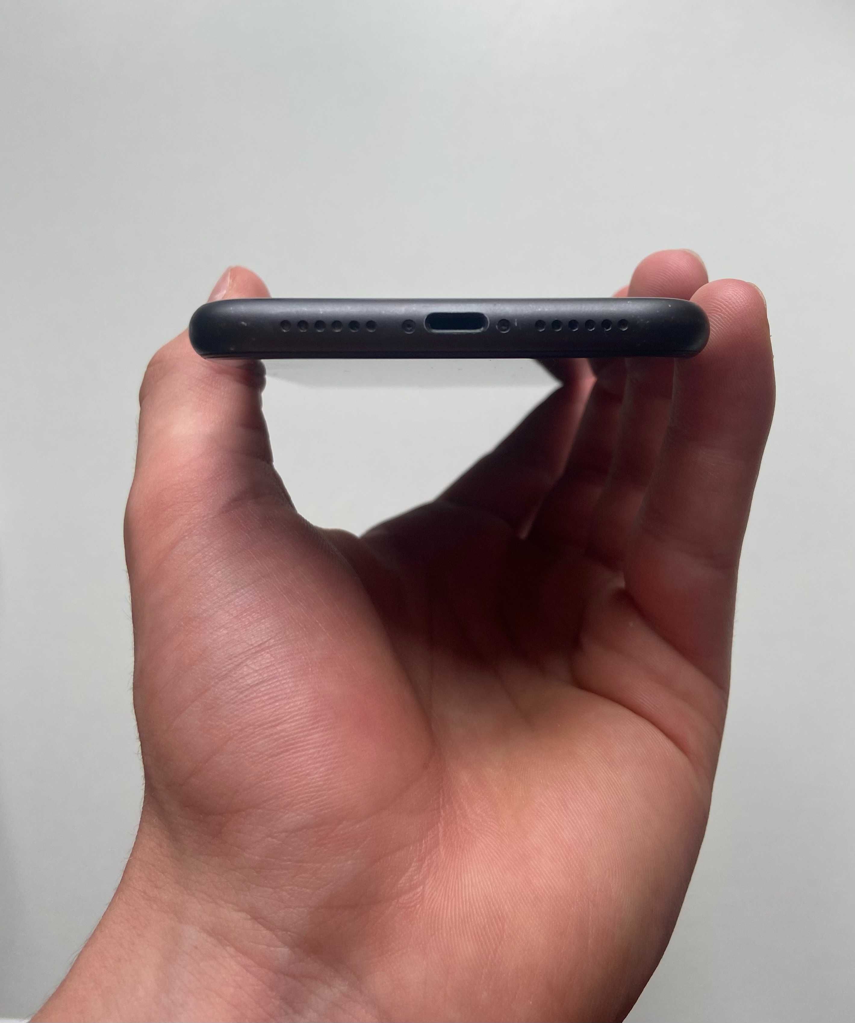 iPhone 11 64GB Czarny – Ekran Jak Nowy + Etui + Gratisy!