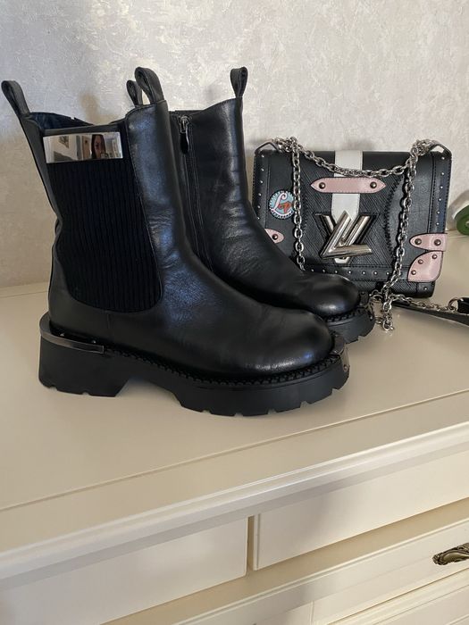 Шкіряні осінні ботінки на широку ногу і високий підйом