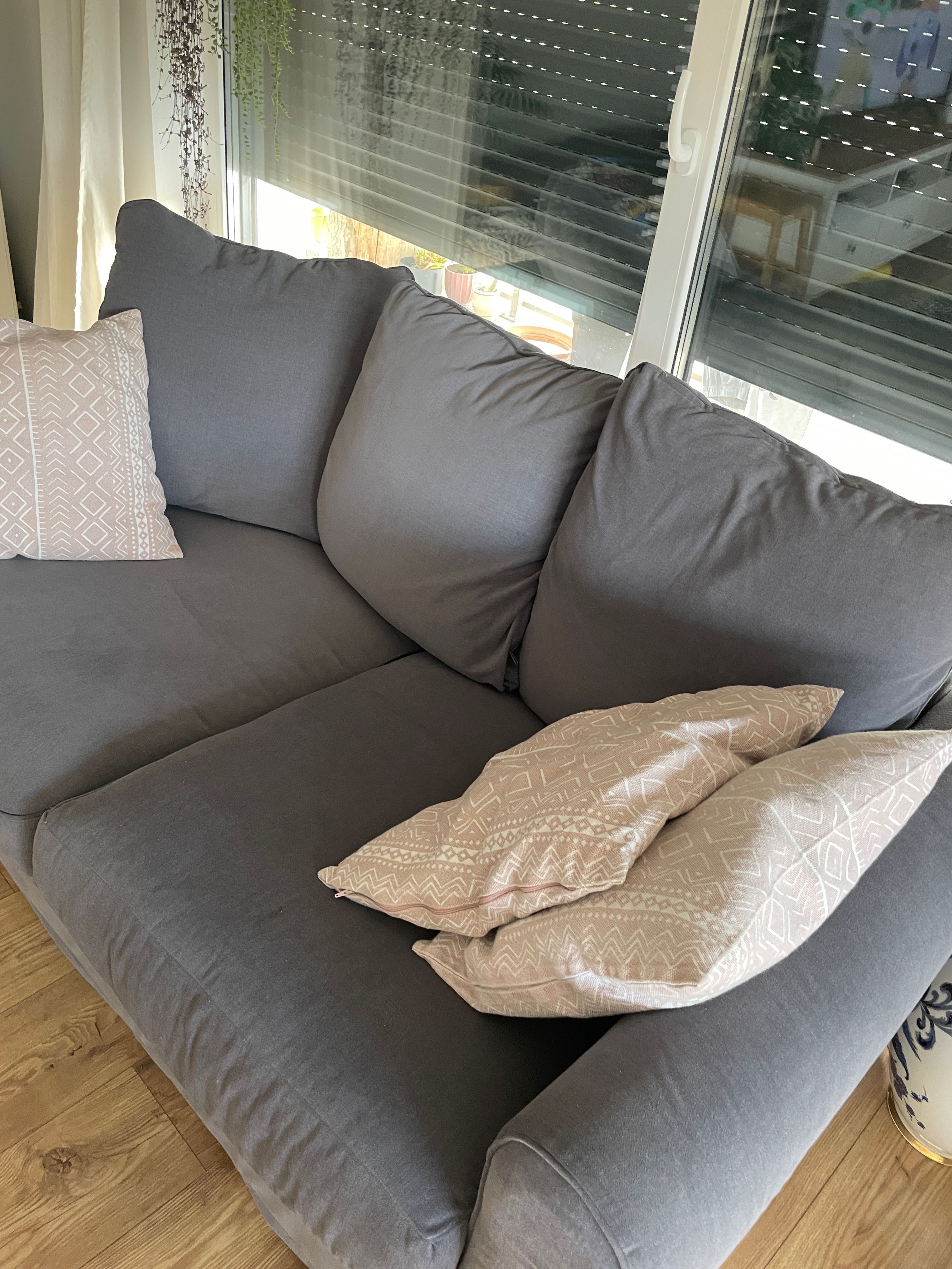Sofa dwuosobowa Ikea Gronlid szara idealna