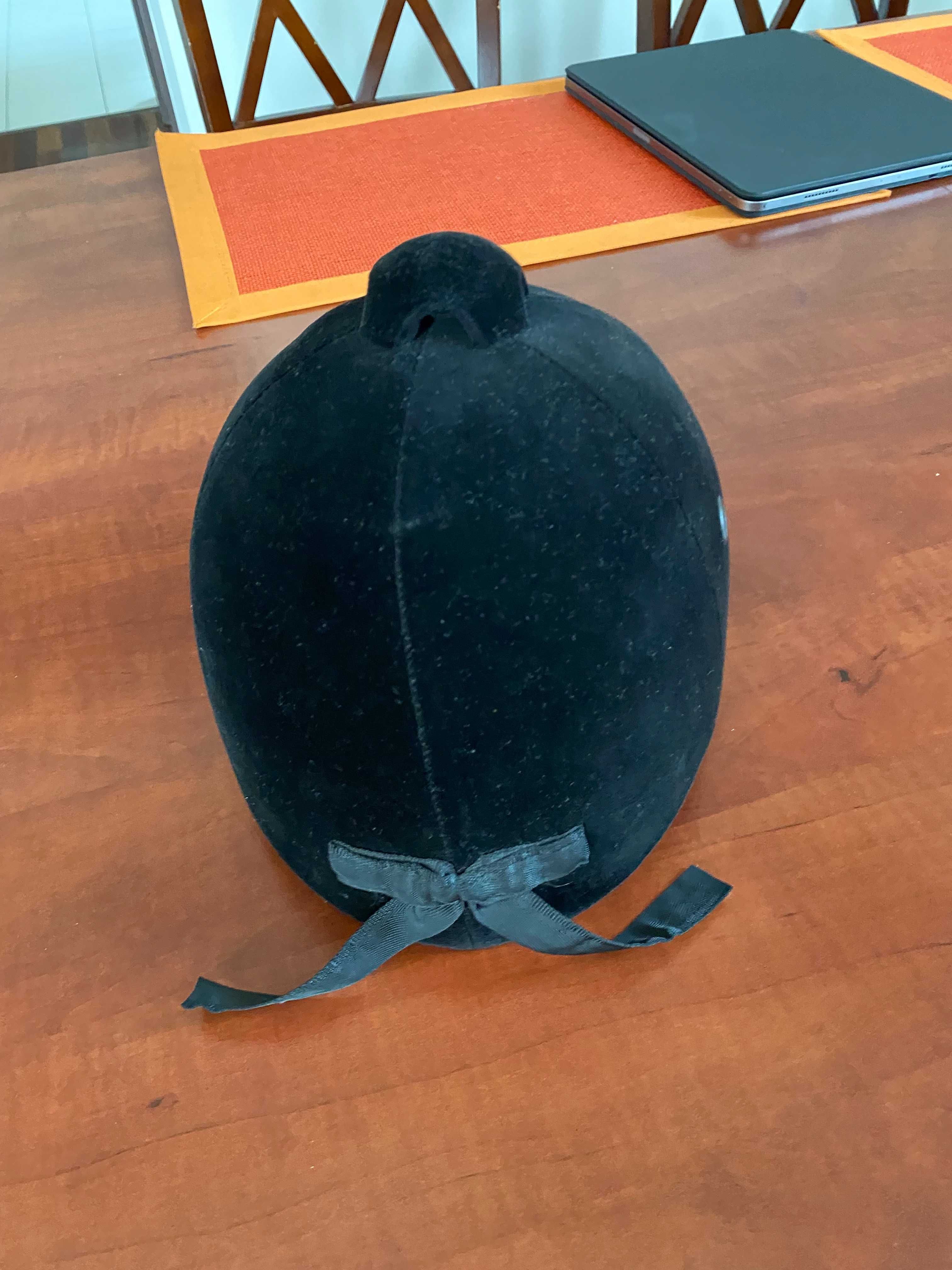 Kask jeździeckie (toczek)