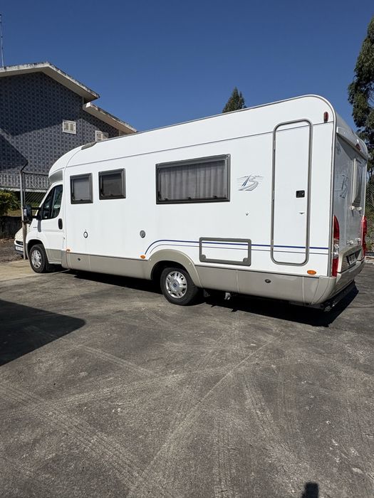 Autocaravana em muito bom estado