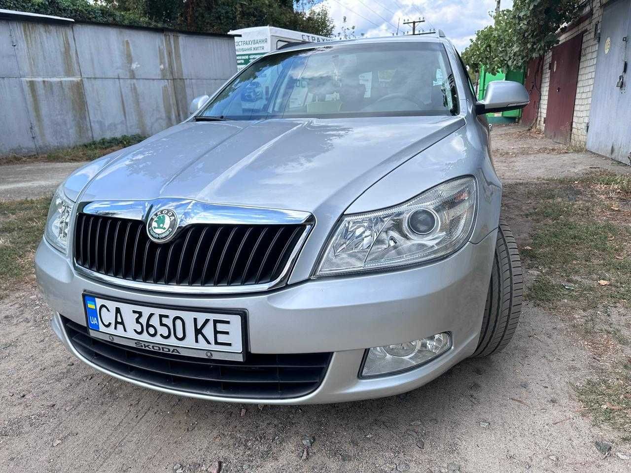 Продаю свое авто Skoda Octavia 2009