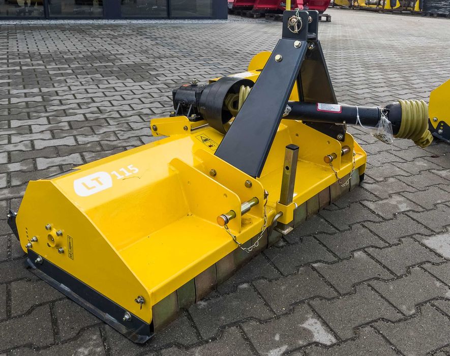 Mała kosiarka bijakowa na fagros LT95