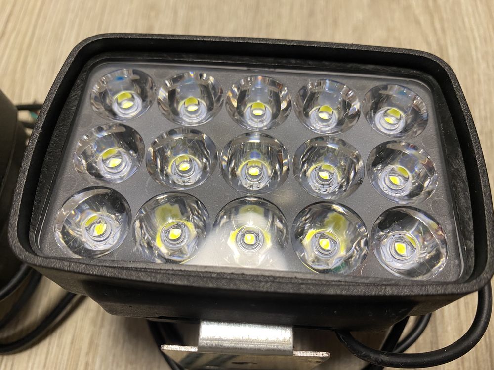 Светодиодная LED фара 15W 15 диодов со стробоскопом, Дальний свет