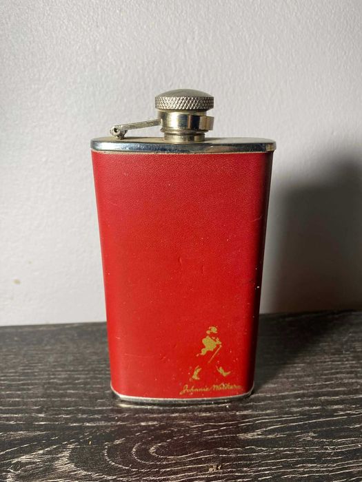 Piersiówka Johnnie Walker 4oz