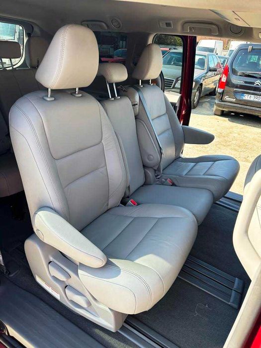 Wynajem 8  osobowa Toyota Proace lub Sienna automat