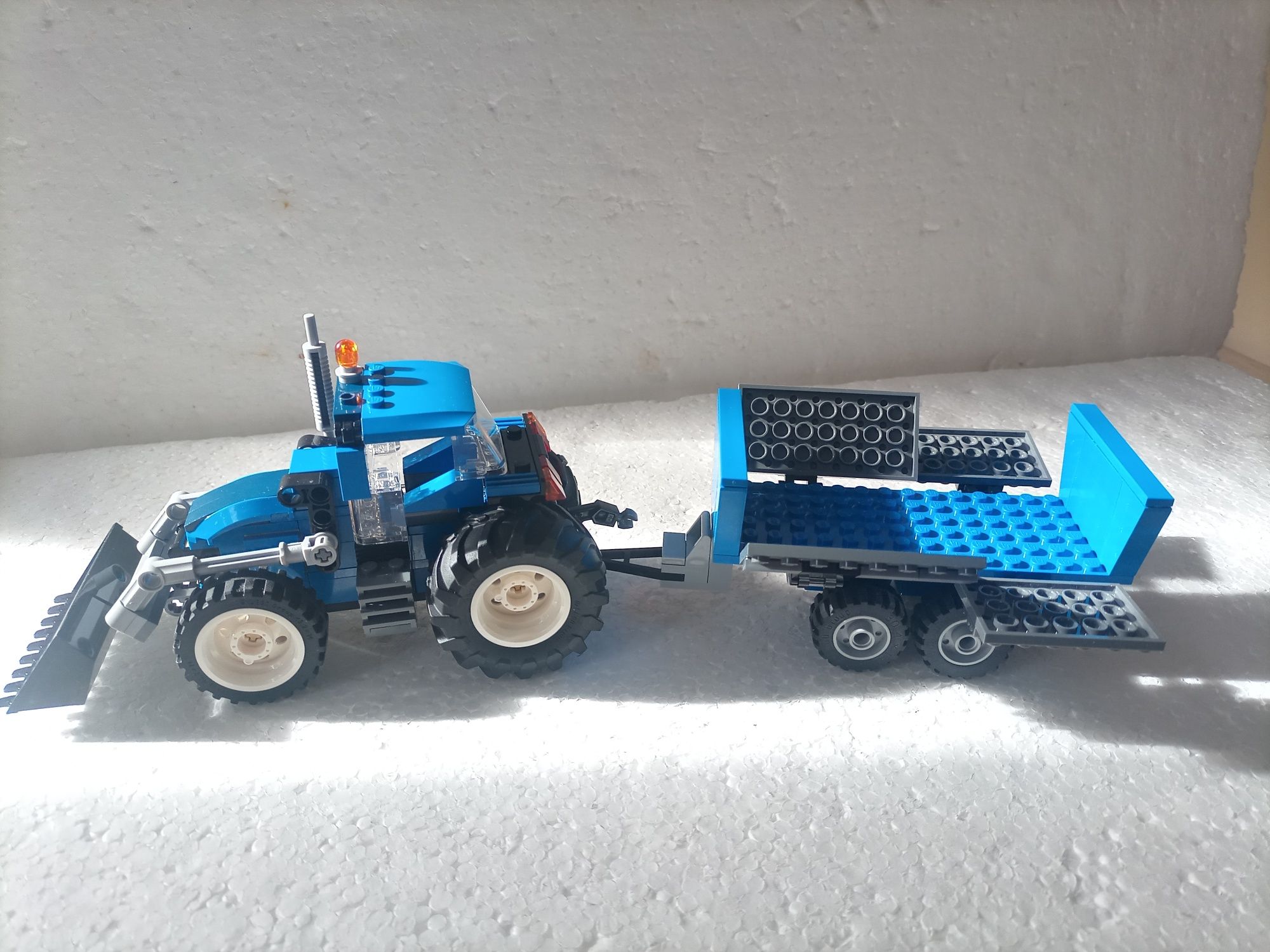 Klocki LEGO traktor przyczepa farma