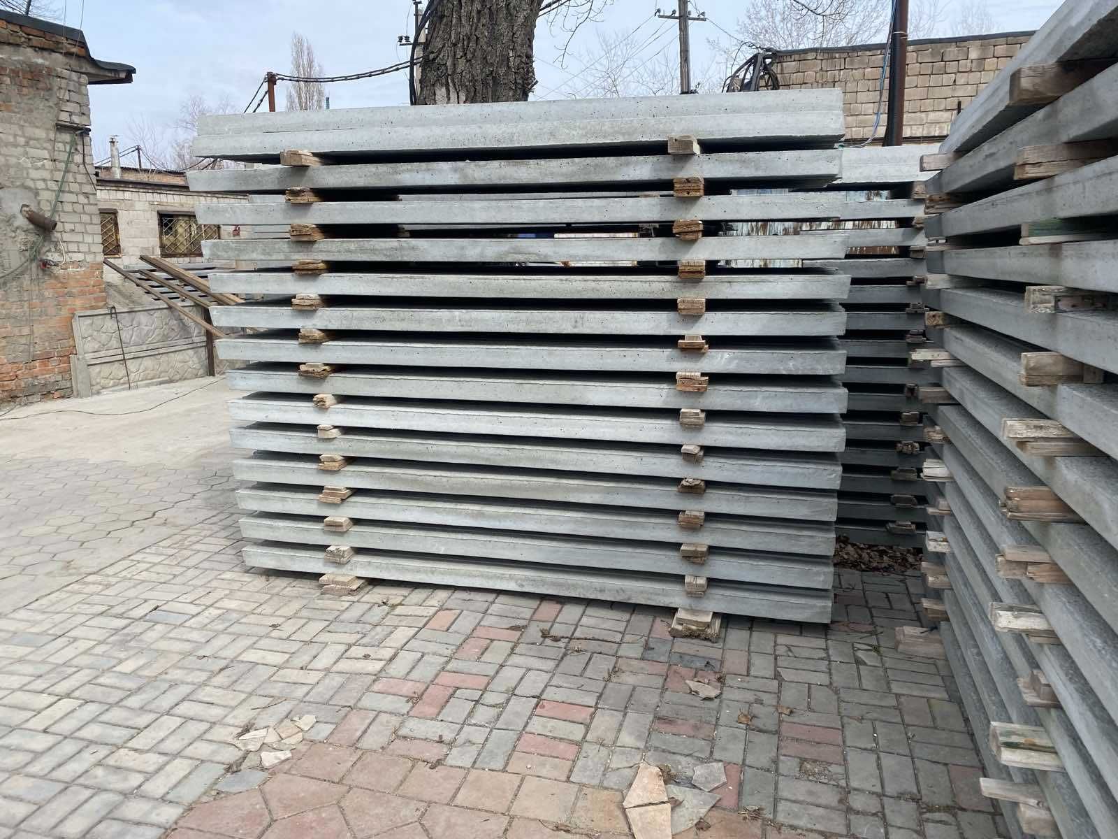 Бетонные виноградные столбы, стовпи под сетку рабица