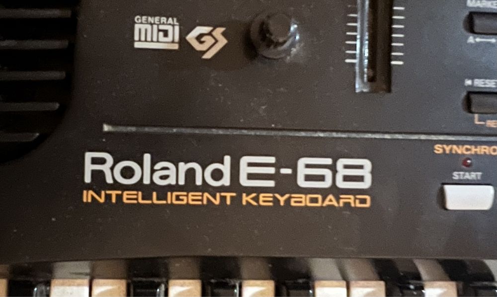 Синтезатор Roland E-68