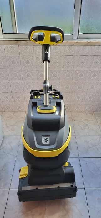 Lavadora de pavimentos profissional Karcher BR 35/12 C Bp Pack