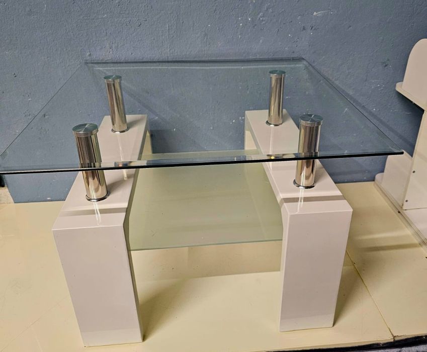 Szklany stolik kawowy