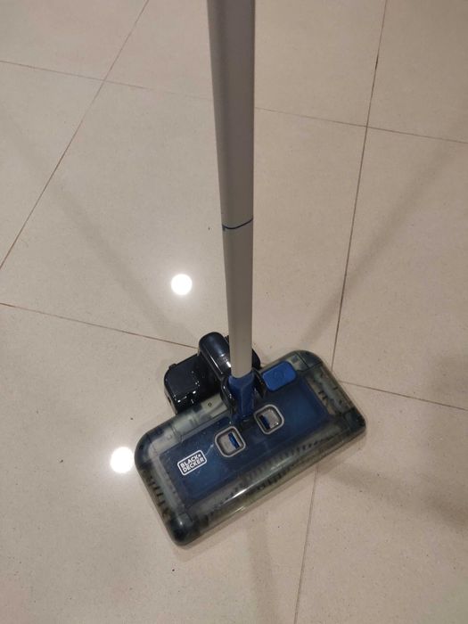 Vassoura aspirador da Black + Decker