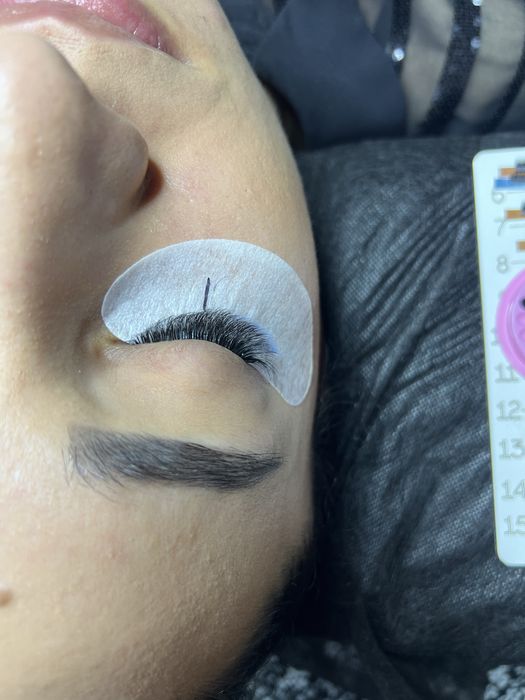 Нарощування вій брови