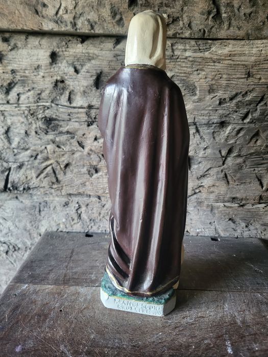 Stara figurka Święta Małgorzata