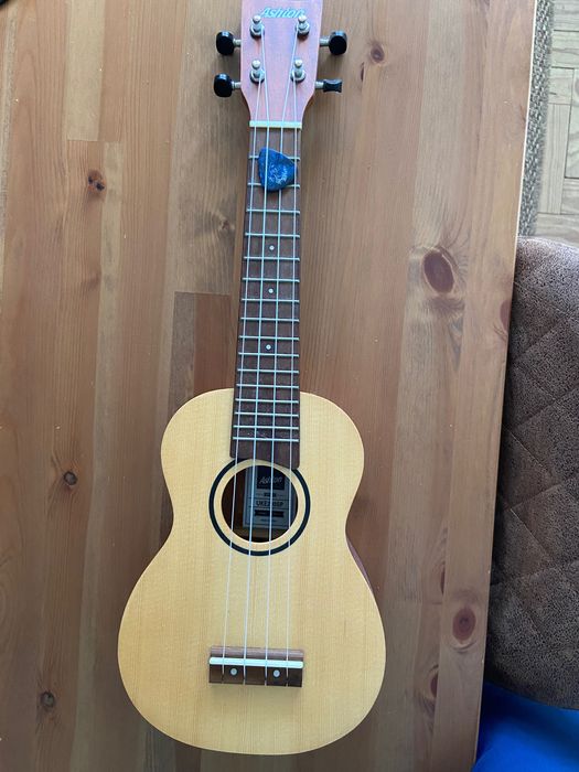 Ukelele Ashton UKE200SP