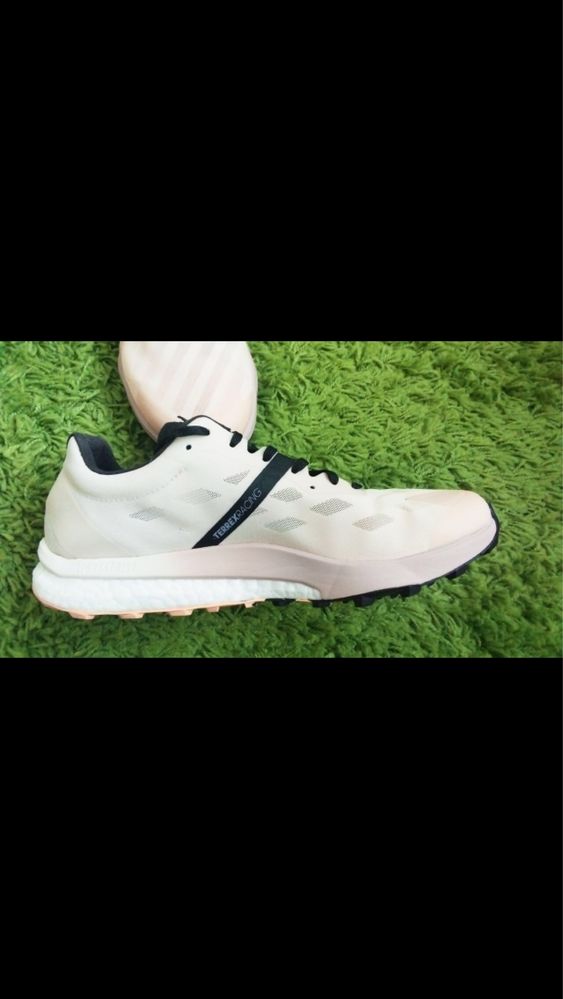 Кроссовки adidas terrex