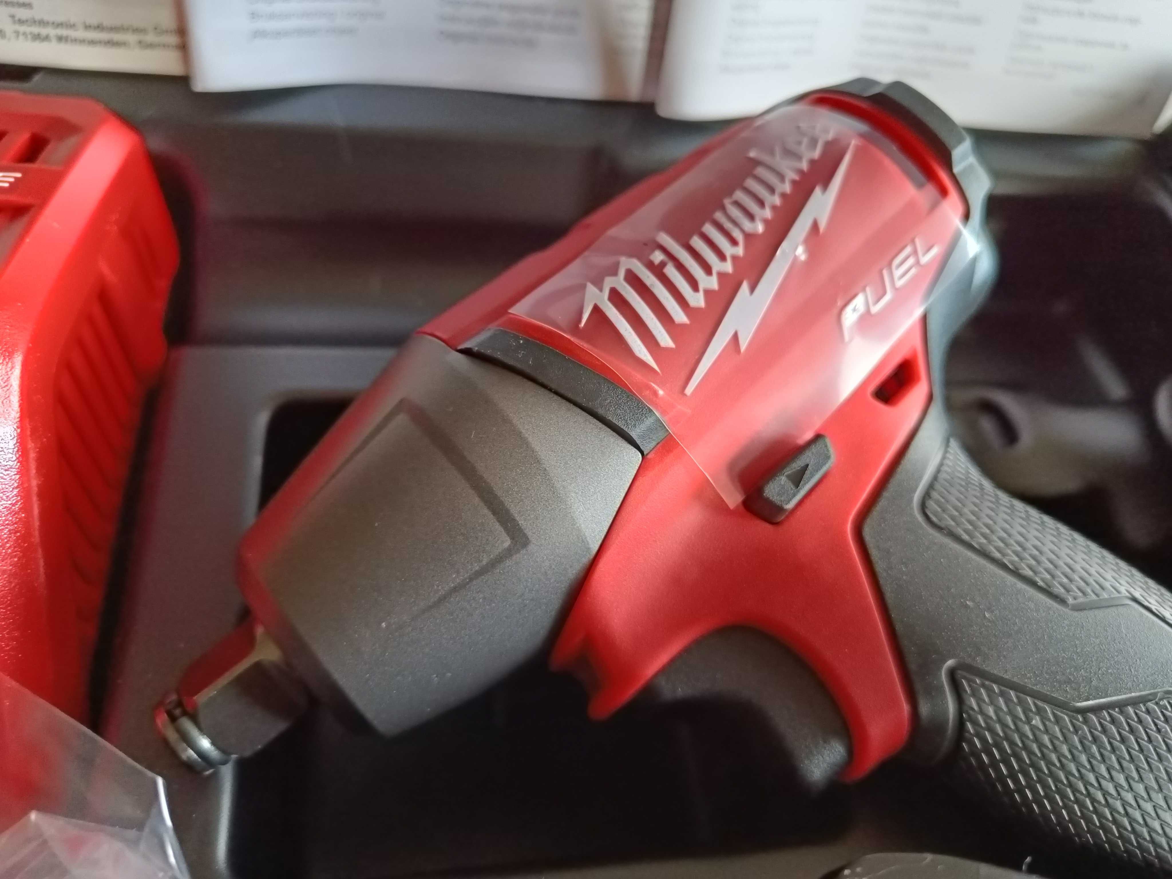 Klucz udarowy 1/2" Milwaukee M18 ONEIWF12-502X AKU 18V 2x 5.0 Ah